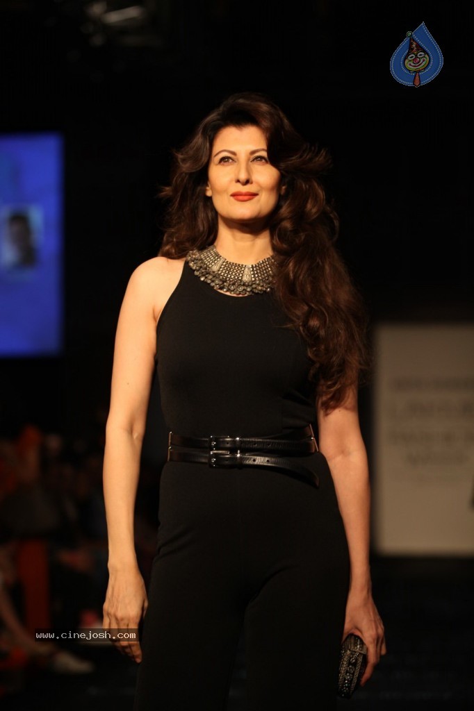 Celebs at LFW Winter Festive 2013 Day 1 - 26 / 106 photos