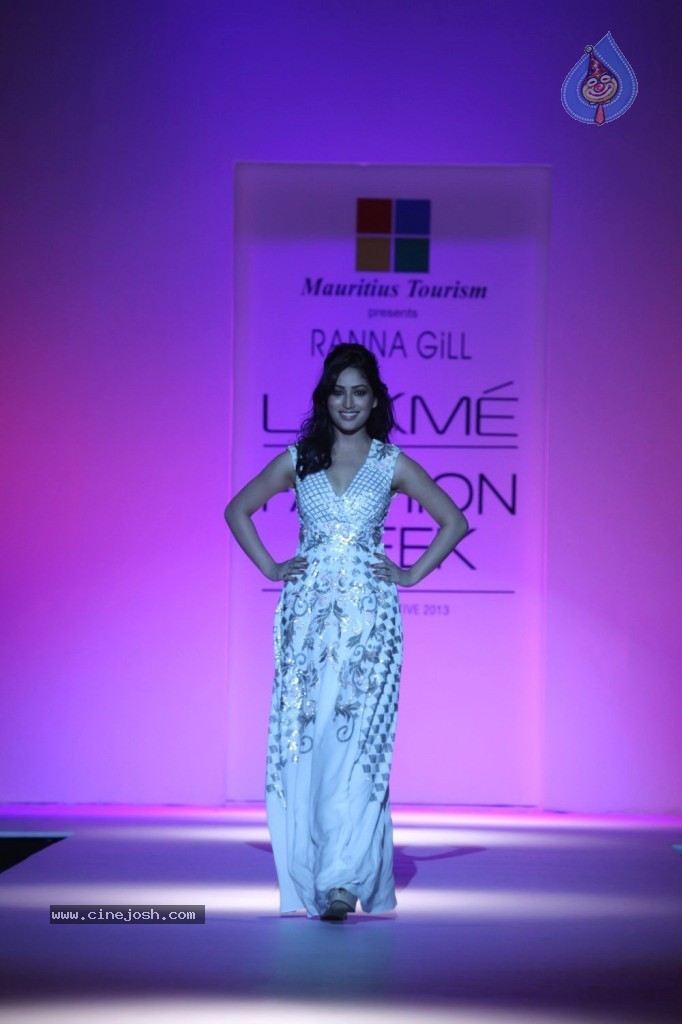 Celebs at LFW Winter Festive 2013 Day 1 - 37 / 106 photos