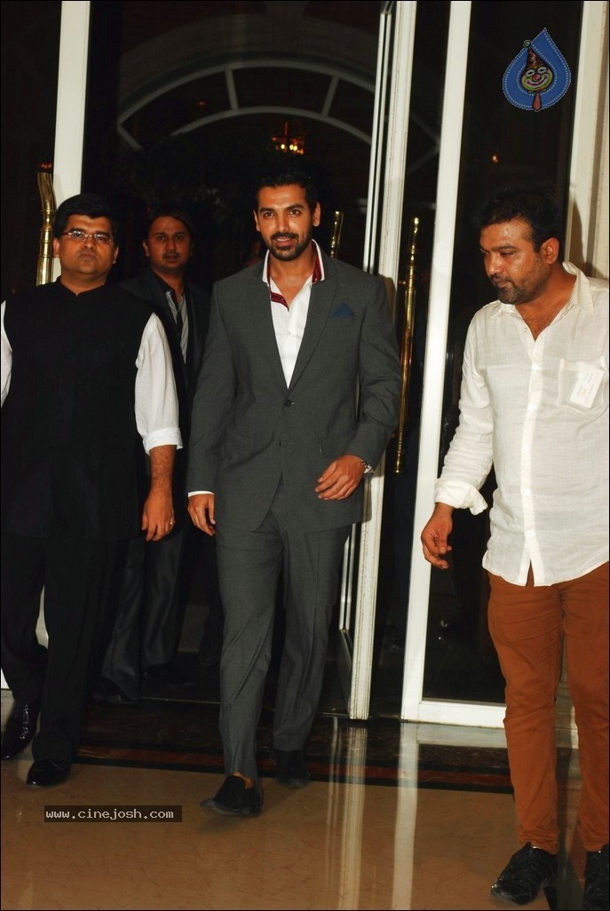 Celebs at Lonely Planet Travel Awards 2013 - 23 / 48 photos