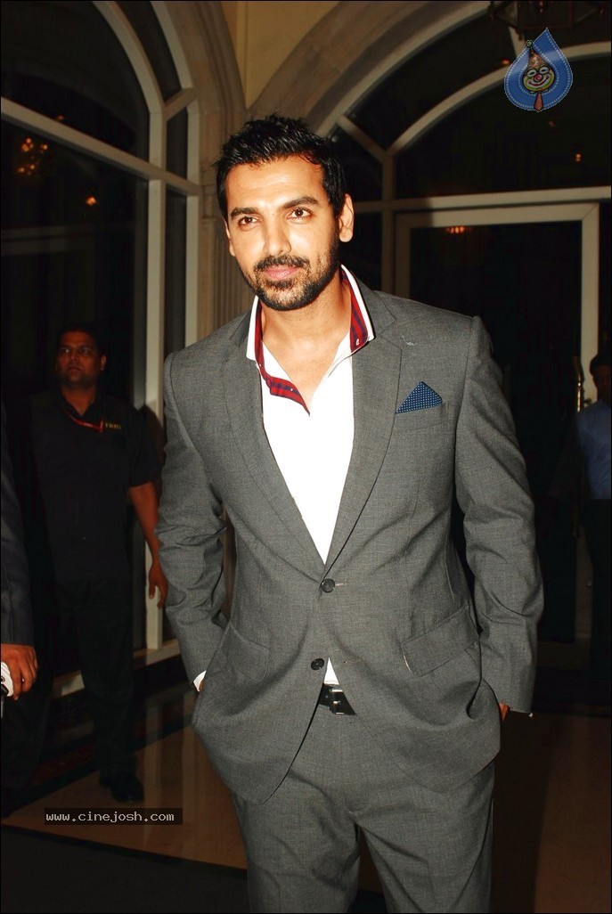 Celebs at Lonely Planet Travel Awards 2013 - 25 / 48 photos