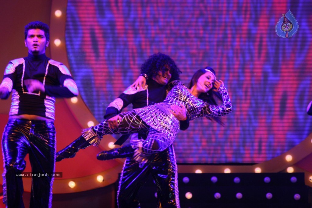 Celebs at Lotus Oil Launch Event - 1 / 39 photos