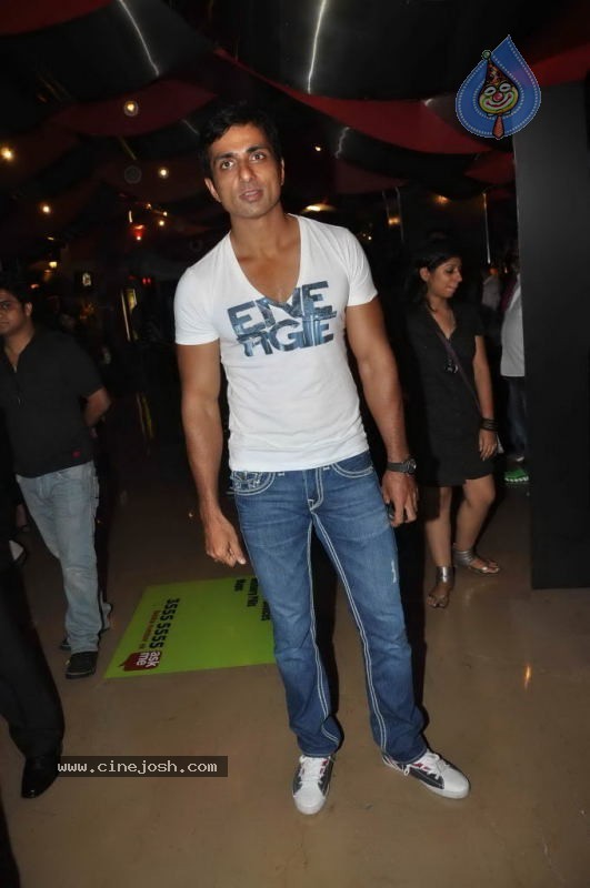 Celebs at Love BreakUps Zindagi Premiere - 6 / 115 photos