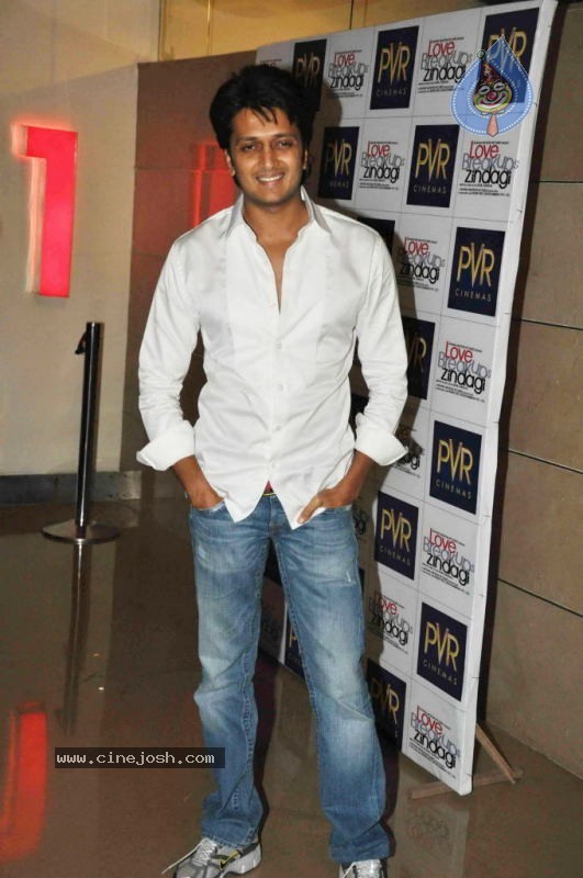 Celebs at Love BreakUps Zindagi Premiere - 31 / 115 photos