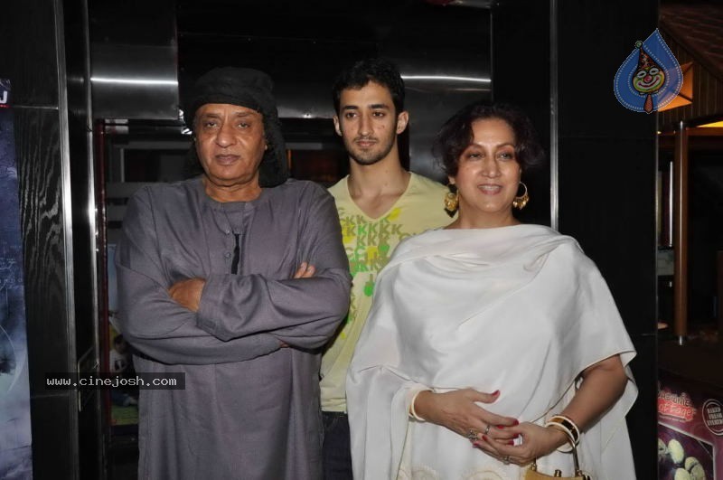 Celebs at Love BreakUps Zindagi Premiere - 35 / 115 photos