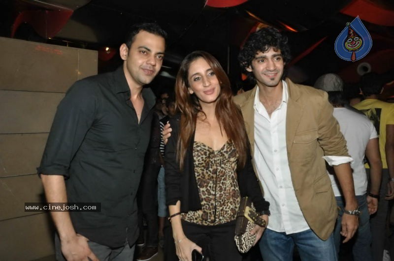 Celebs at Love BreakUps Zindagi Premiere - 101 / 115 photos