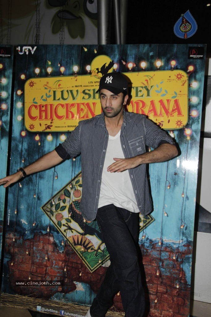 Celebs at Luv Shuv Tey Chicken Khurana Special Show - 42 / 76 photos