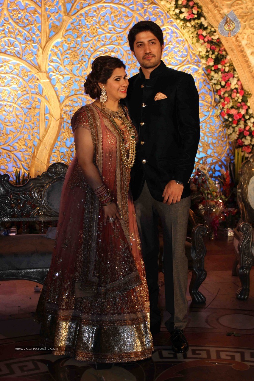 Celebs at Manali Jagtap Wedding Reception - 39 / 72 photos