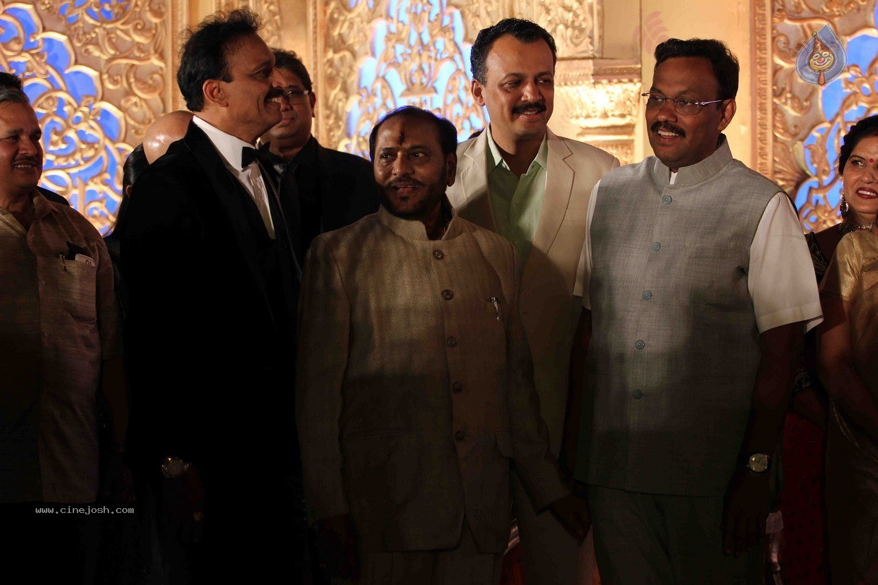 Celebs at Manali Jagtap Wedding Reception - 70 / 72 photos