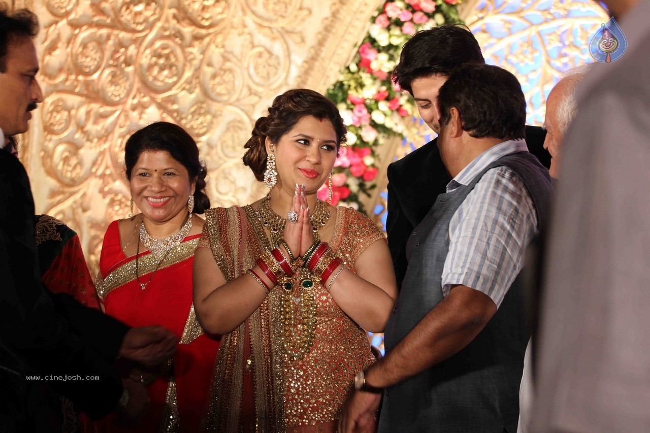 Celebs at Manali Jagtap Wedding Reception - 71 / 72 photos