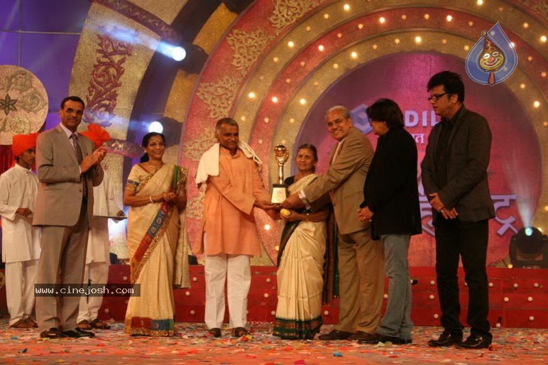 Celebs at Mi Marathi Awards - 1 / 34 photos