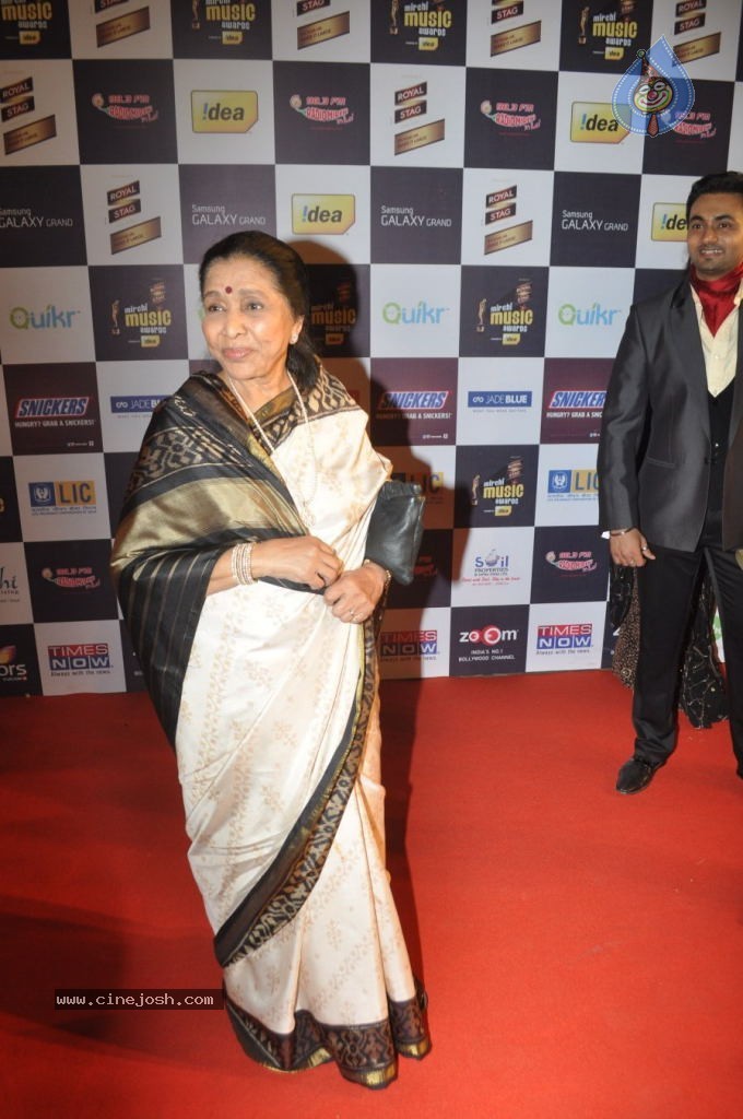 Celebs at Mirchi Music Awards 2012 - 28 / 90 photos