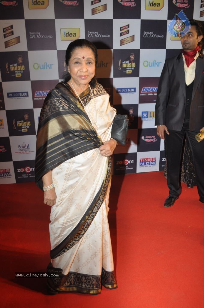 Celebs at Mirchi Music Awards 2012 - 33 / 90 photos