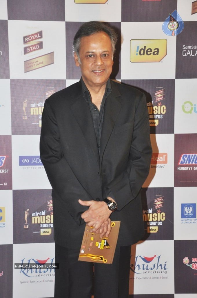 Celebs at Mirchi Music Awards 2012 - 70 / 90 photos