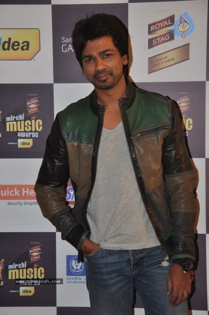 Celebs at Mirchi Music Awards 2012 - 72 / 90 photos