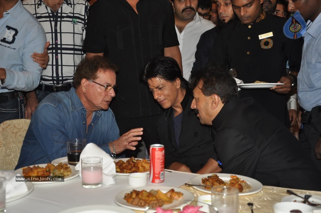 Celebs at MLA Baba Siddiqui Iftar Party - 35 / 86 photos