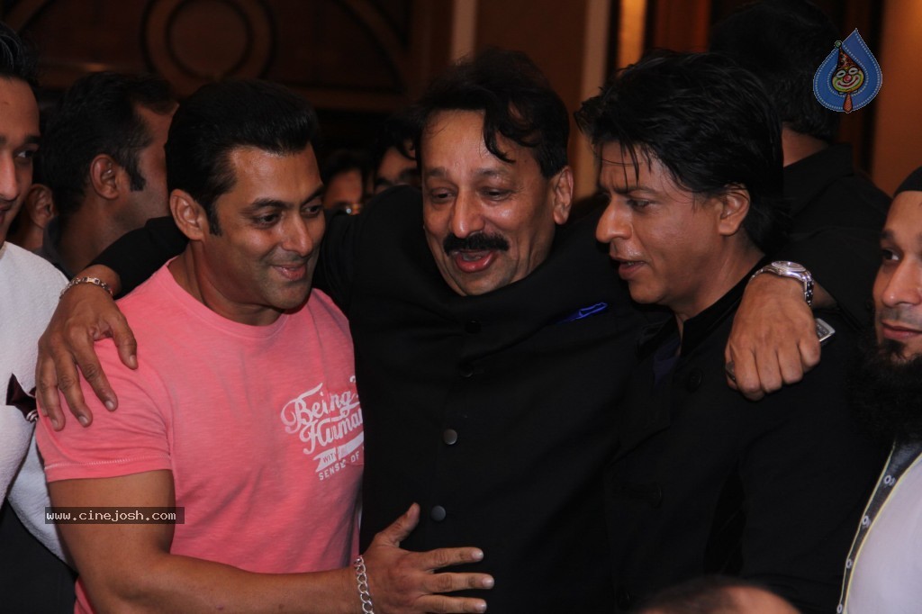 Celebs at MLA Baba Siddiqui Iftar Party - 49 / 86 photos