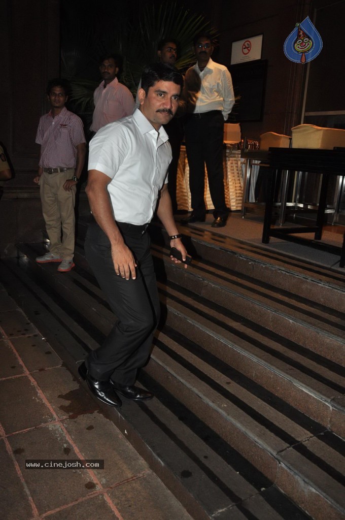 Celebs at MLA Baba Siddiqui Iftar Party - 56 / 86 photos