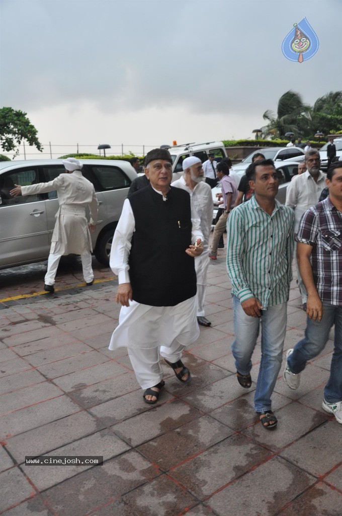 Celebs at MLA Baba Siddiqui Iftar Party - 57 / 86 photos