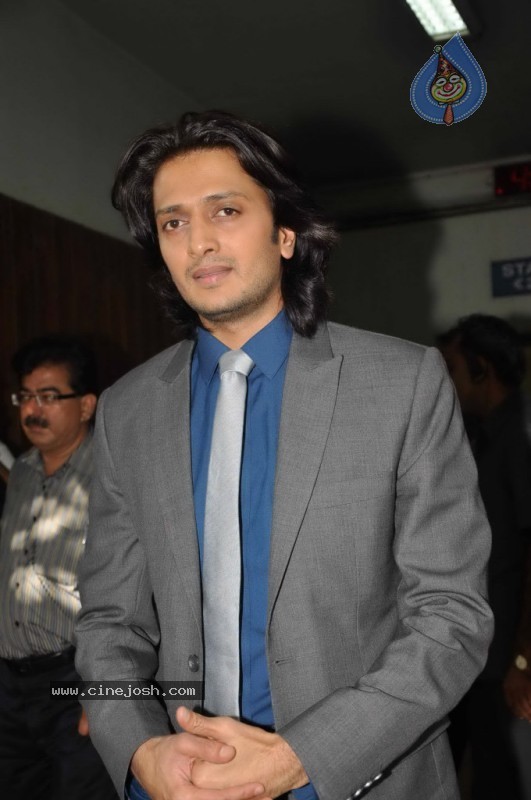 Celebs at Muhurat of Film Double Dhamaal - 17 / 102 photos