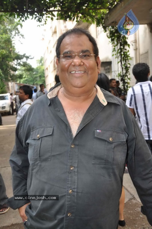 Celebs at Muhurat of Film Double Dhamaal - 44 / 102 photos