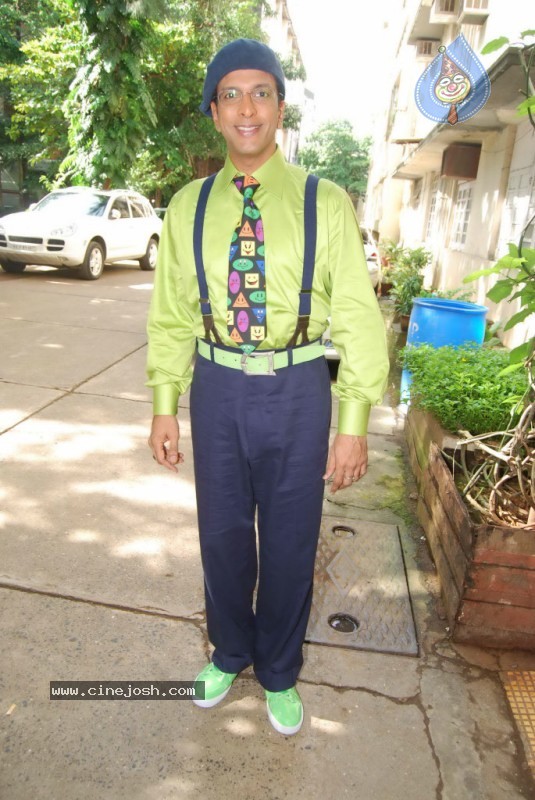 Celebs at Muhurat of Film Double Dhamaal - 51 / 102 photos