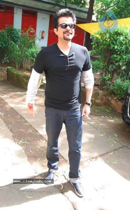 Celebs at Muhurat of Film Double Dhamaal - 64 / 102 photos