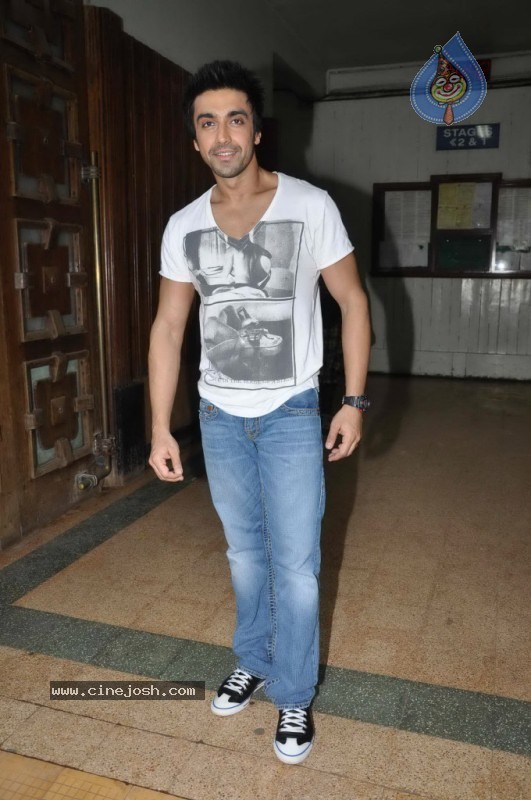 Celebs at Muhurat of Film Double Dhamaal - 66 / 102 photos