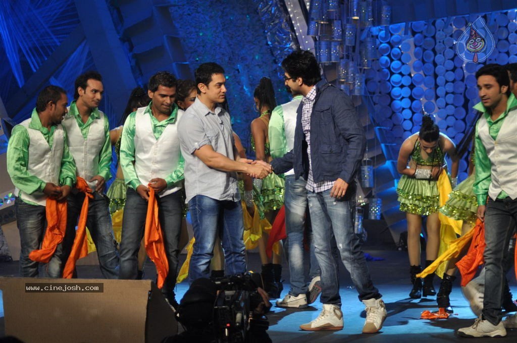 Celebs at NDTV Greenathon 2012 - 9 / 47 photos