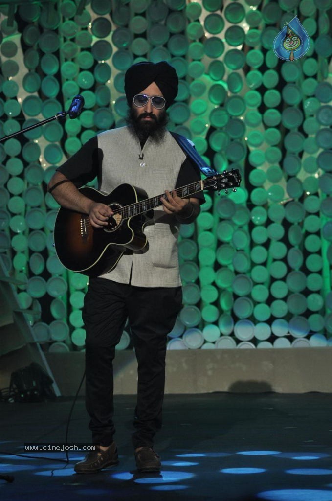 Celebs at NDTV Greenathon 2012 - 21 / 47 photos