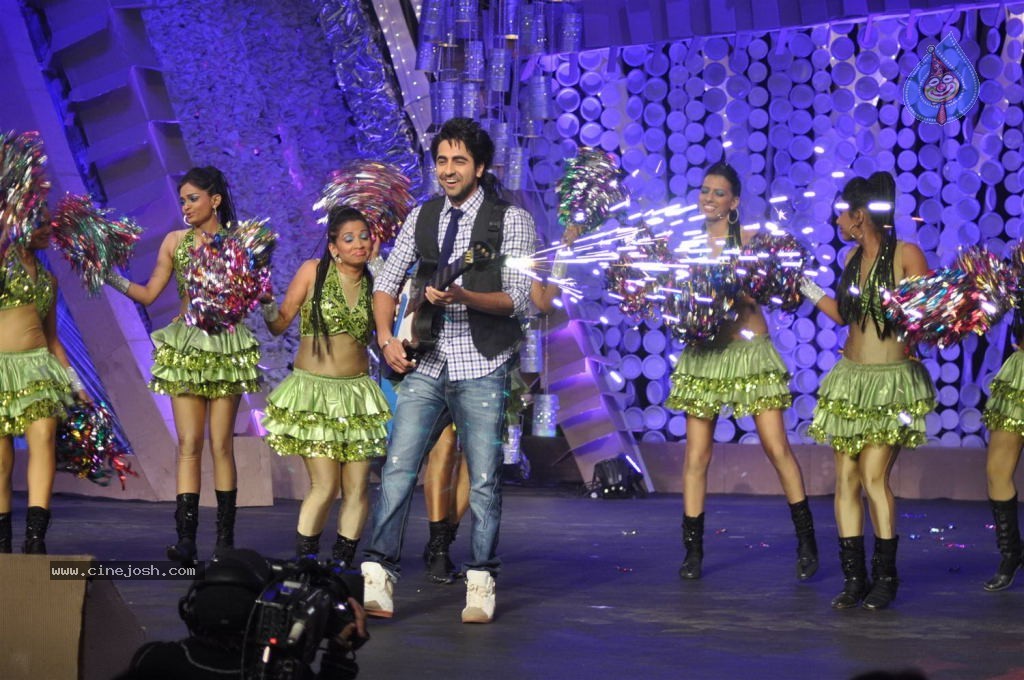 Celebs at NDTV Greenathon 2012 - 22 / 47 photos