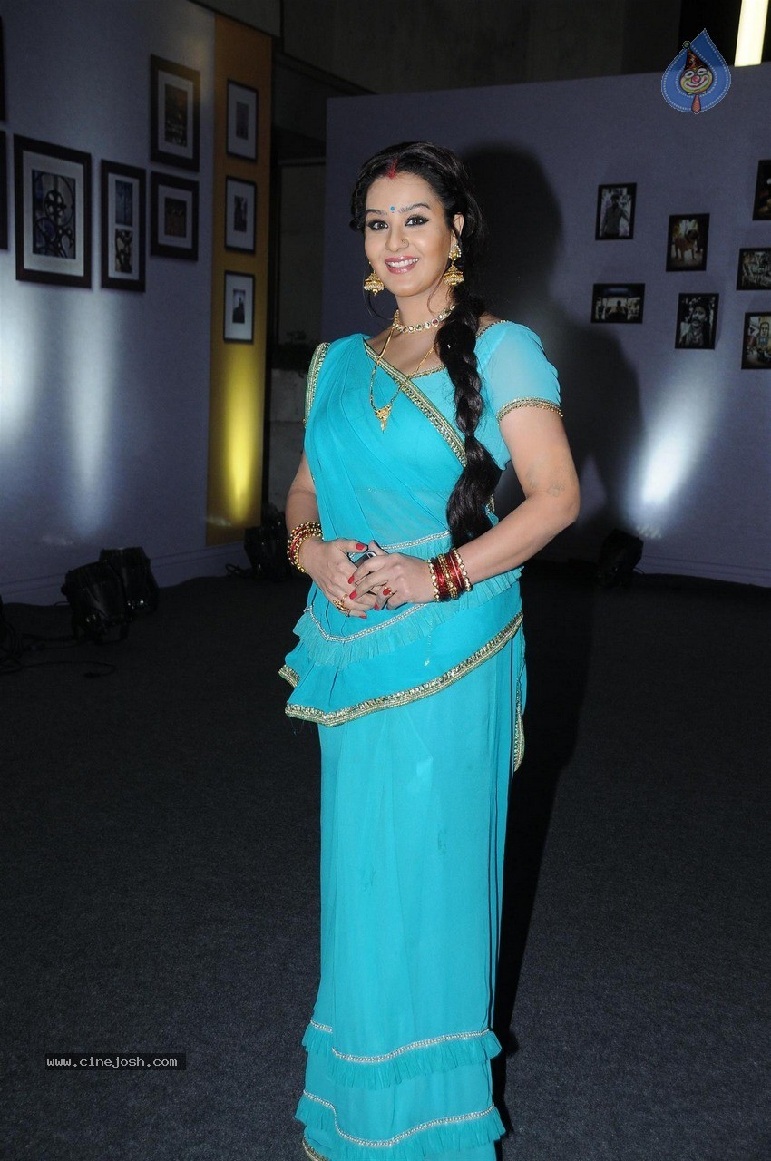 Celebs at New GEC of Zee Entertainment Launch - 33 / 54 photos