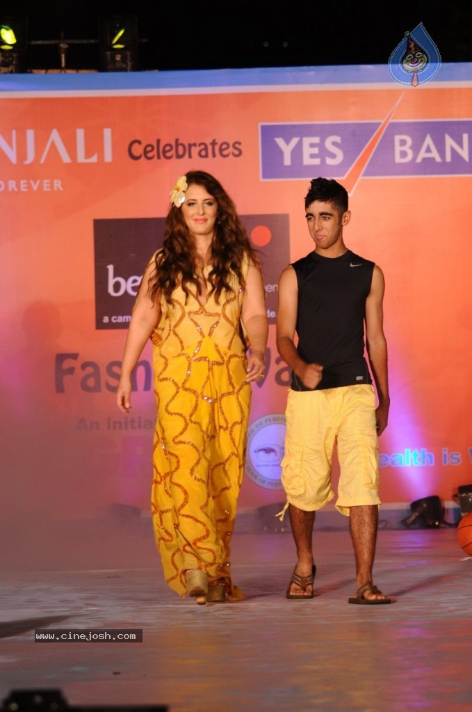 Celebs at NGO Beti Fashion Show - 5 / 36 photos