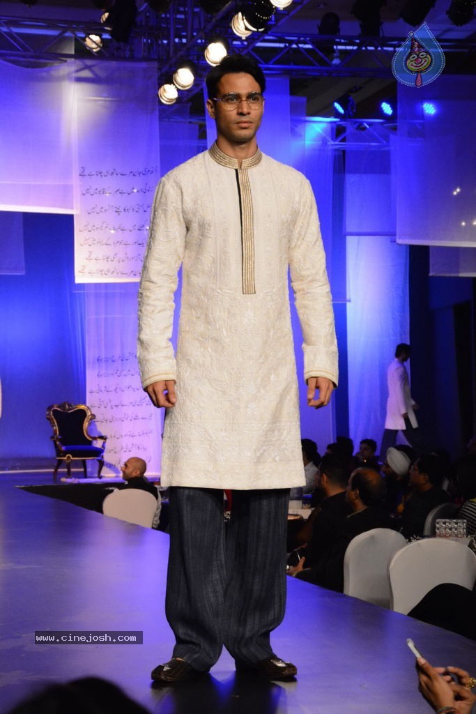 Celebs at NGO Mijwan Fashion Show - 6 / 65 photos