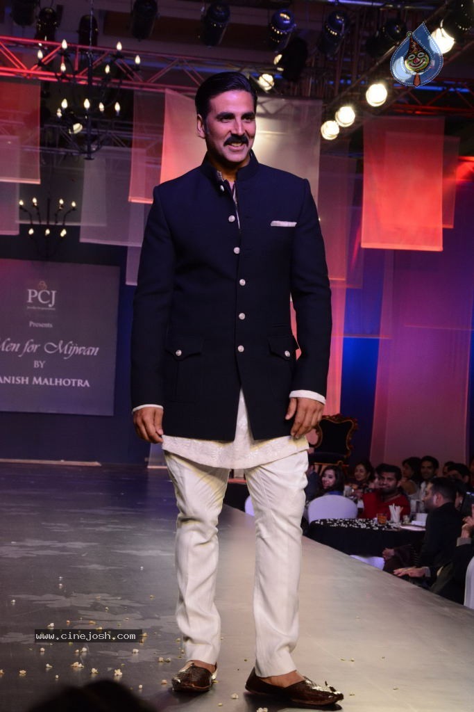 Celebs at NGO Mijwan Fashion Show - 13 / 65 photos