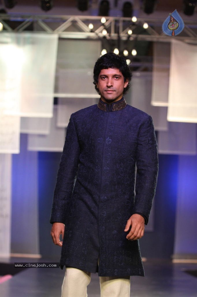 Celebs at NGO Mijwan Fashion Show - 17 / 65 photos