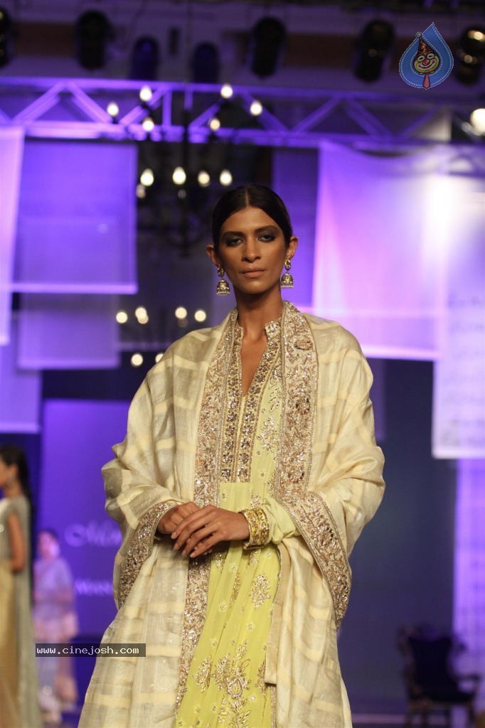 Celebs at NGO Mijwan Fashion Show - 18 / 65 photos