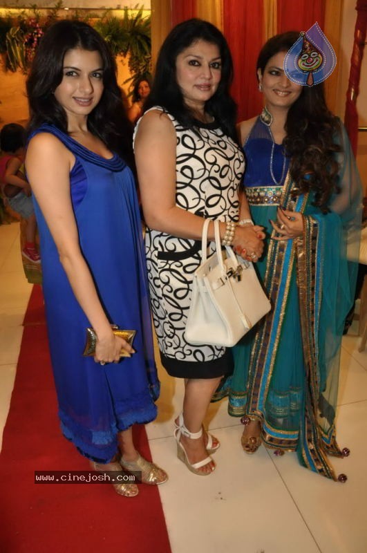 Nisha Sagar Store Launch - 30 / 59 photos