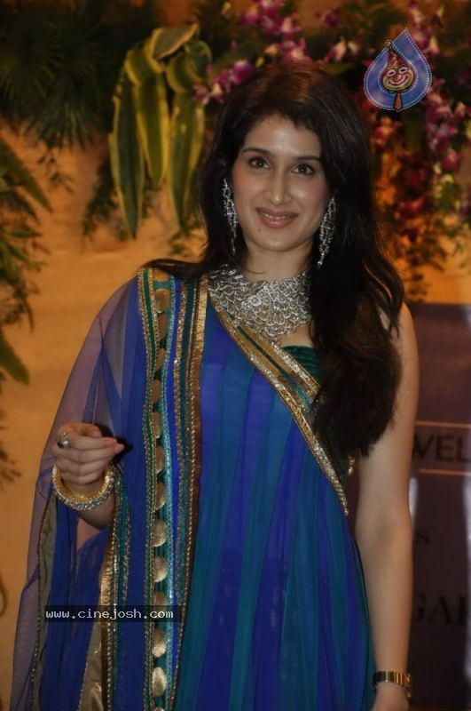 Nisha Sagar Store Launch - 46 / 59 photos