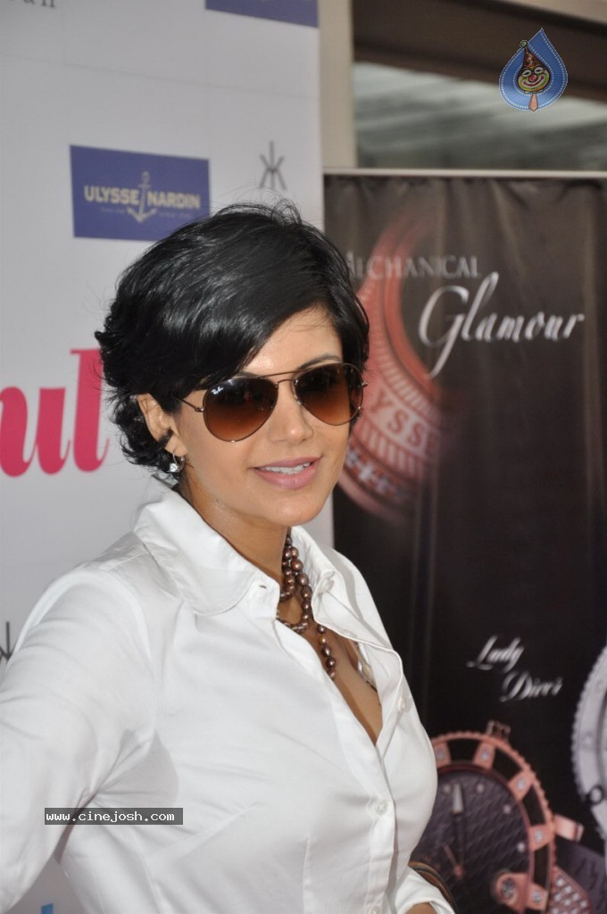 Celebs at People Magazine New Issue Launch - 35 / 48 photos