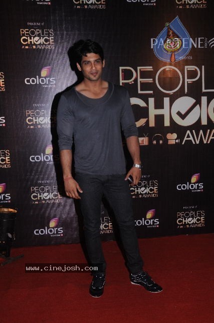 Celebs at Peoples Choice Awards Evening Party - 27 / 42 photos