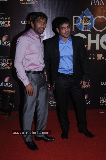 Celebs at Peoples Choice Awards Evening Party - 31 / 42 photos