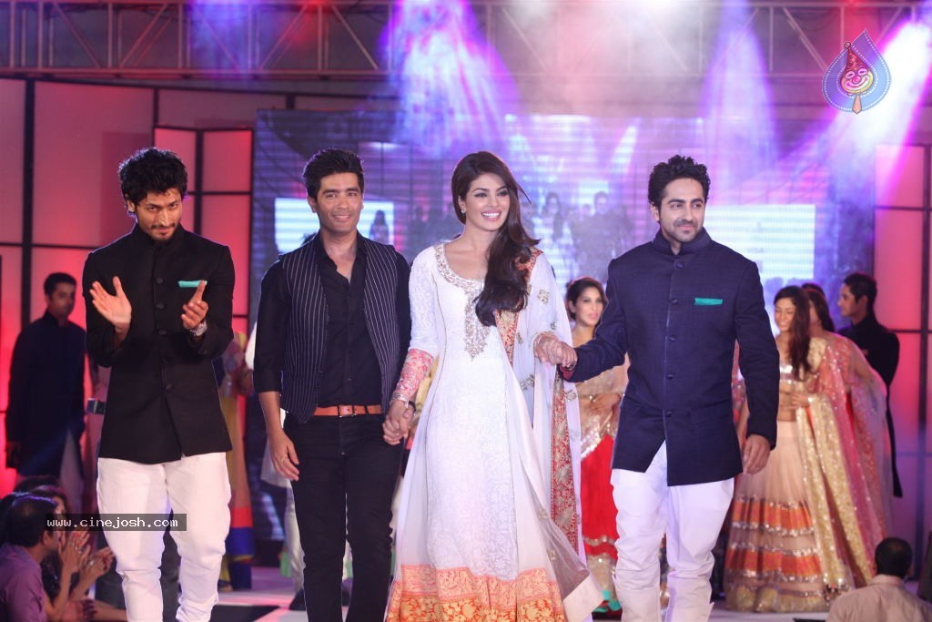 Celebs at Pidilite CPAA Fashion Show - 58 / 85 photos