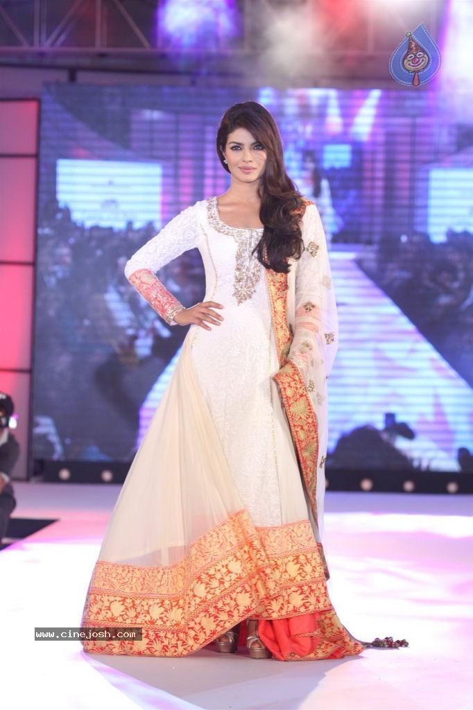 Celebs at Pidilite CPAA Fashion Show - 84 / 85 photos