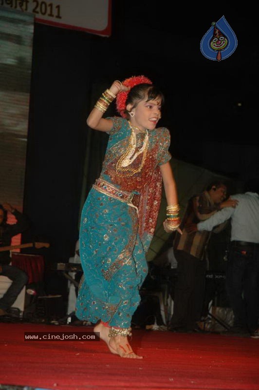 Celebs at Politco Sanjay Dina Patil Cultural Event - 13 / 38 photos