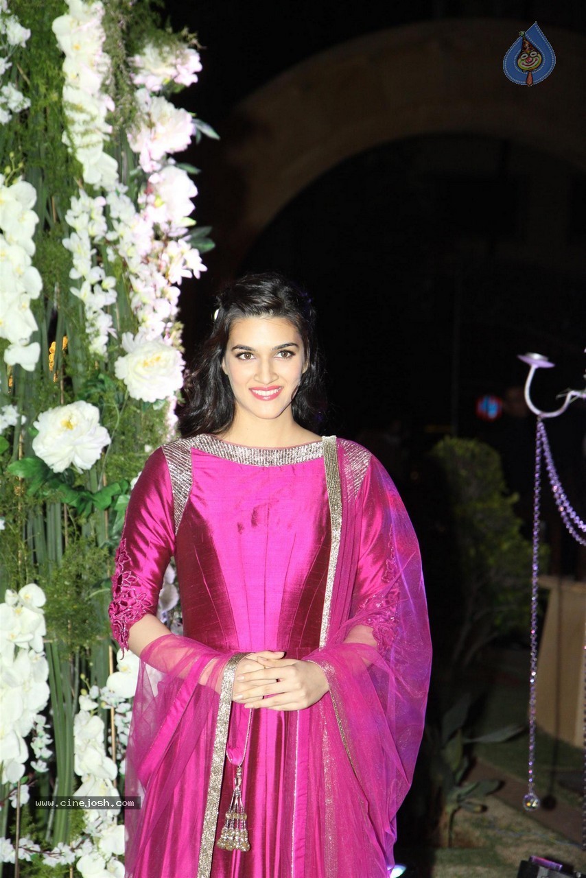 Celebs at Riddhi Malhotra n Tejas Talwalkar Sangeet Ceremony - 6 / 152 photos