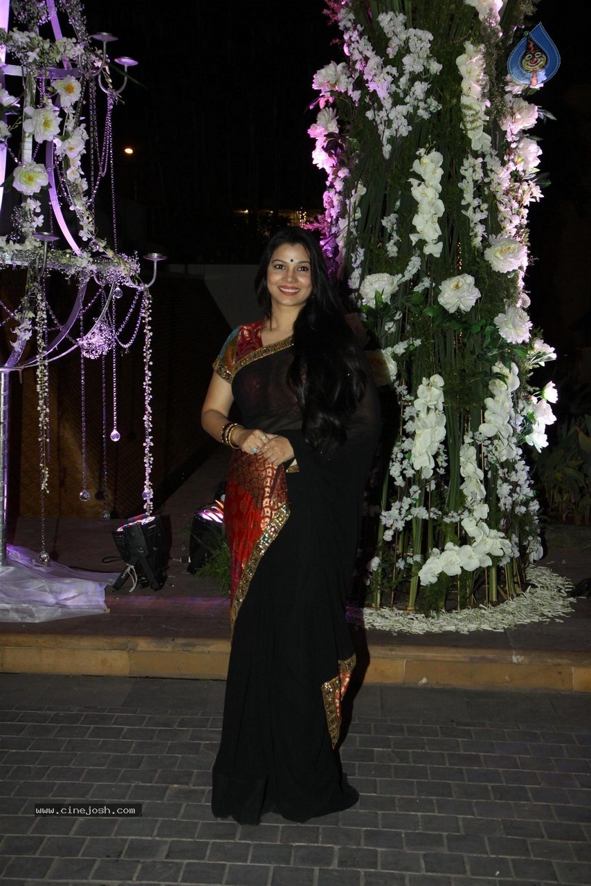 Celebs at Riddhi Malhotra n Tejas Talwalkar Sangeet Ceremony - 63 / 152 photos