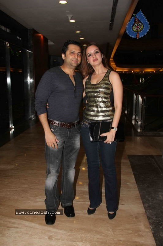 Celebs at Rohit Bal Birthday Bash - 7 / 32 photos