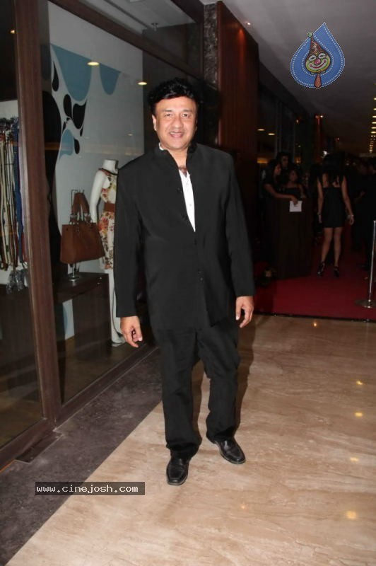 Celebs at Rohit Bal Birthday Bash - 11 / 32 photos