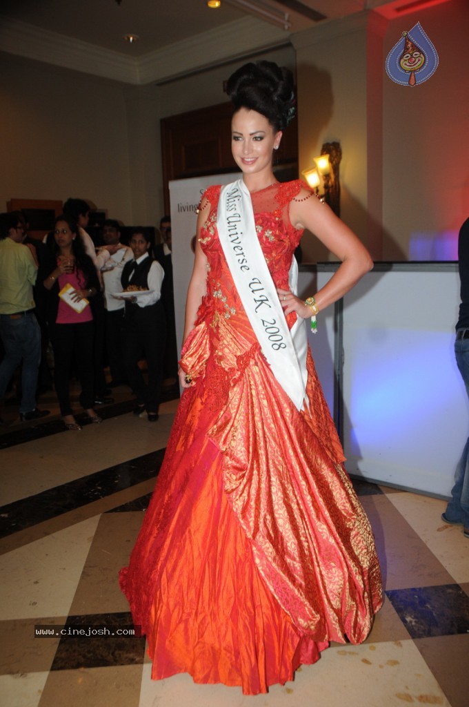 Celebs at Rohit Verma Fashion Show - 42 / 121 photos