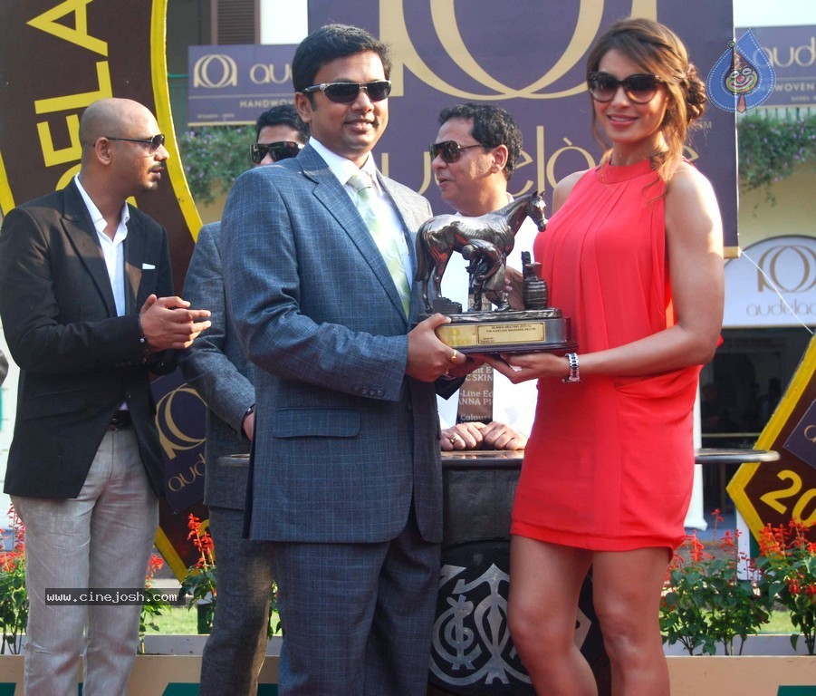 Celebs at RWITC Inaugural Race Day - 40 / 44 photos